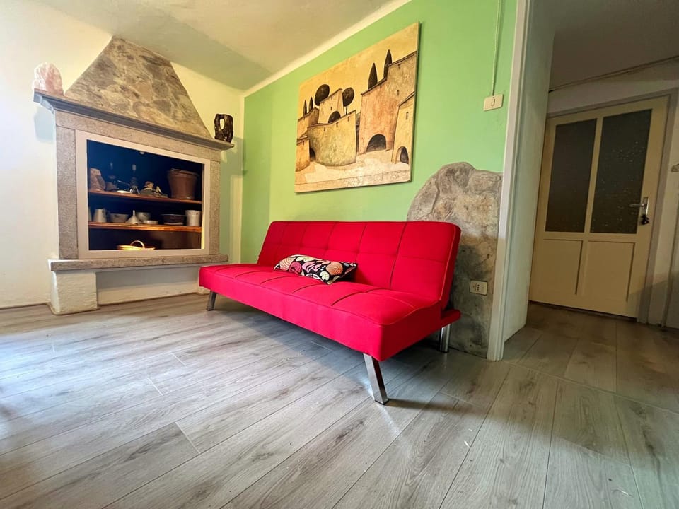 Living room, Seating area, heating, internet