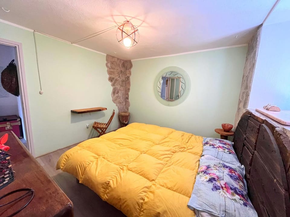 Bed, TV and multimedia, Photo of the whole room, Bedroom, heating, internet