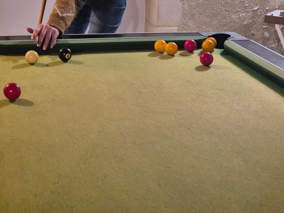 Billiard, Game Room