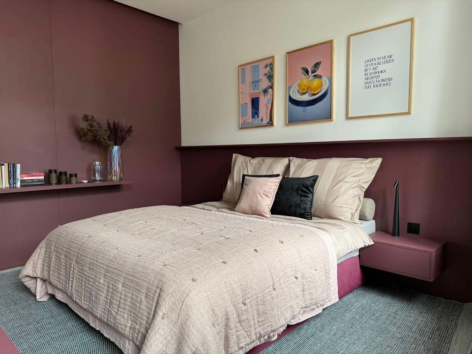 Bed, Photo of the whole room