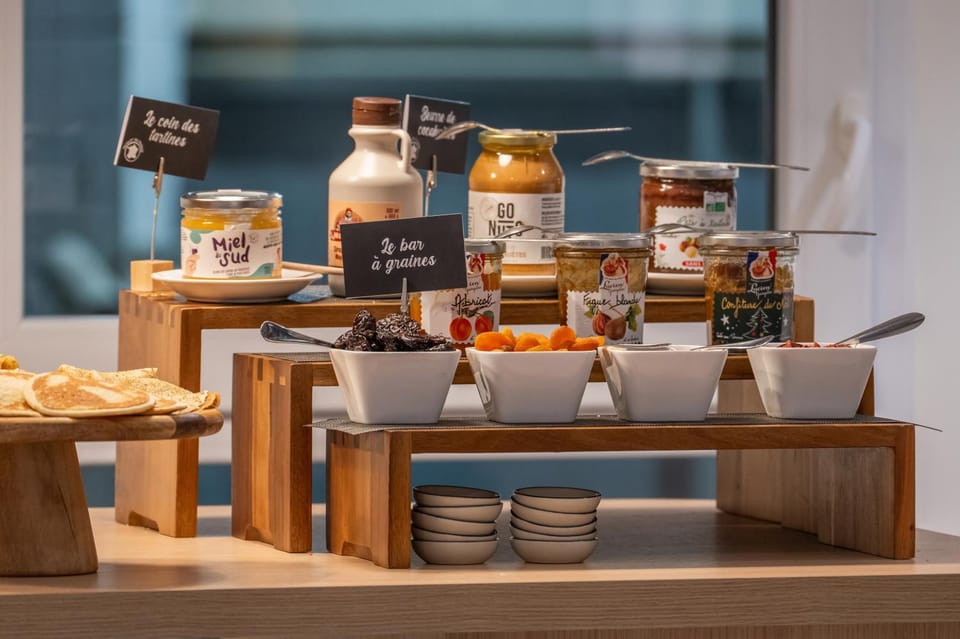 Food and drinks, Food, Continental breakfast, Buffet breakfast