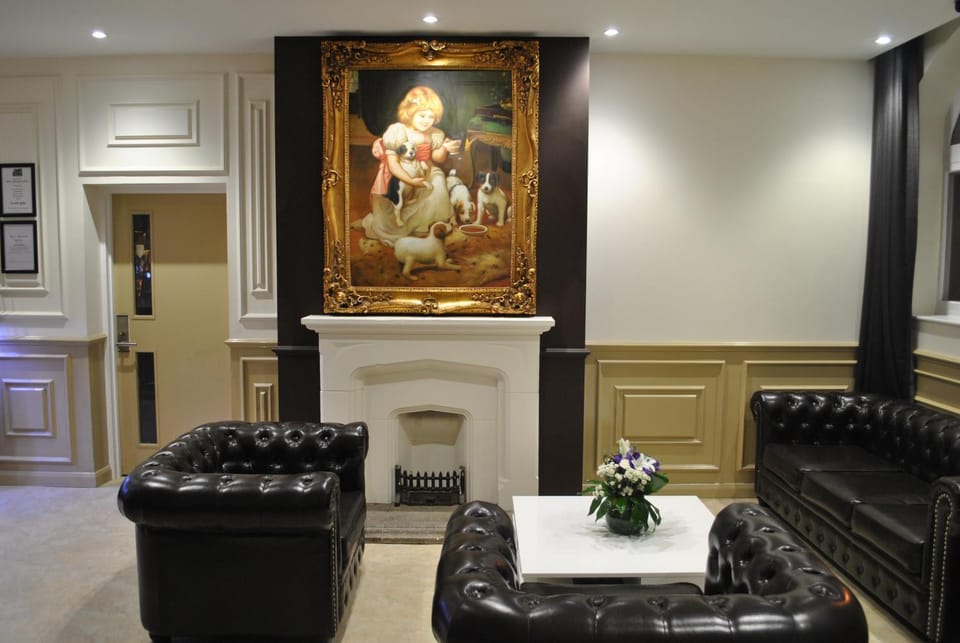 Communal lounge/ TV room