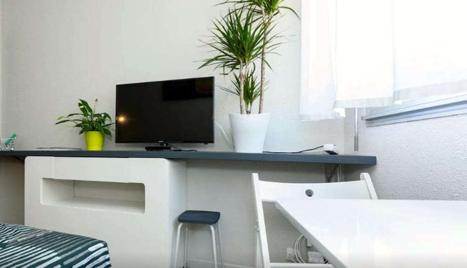TV and multimedia, Dining area, Bedroom