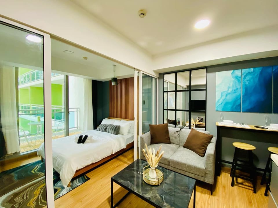 1 Bedroom azure beachview 3 Apartment in Paranaque