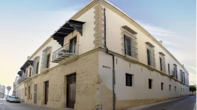 Property building, Street view