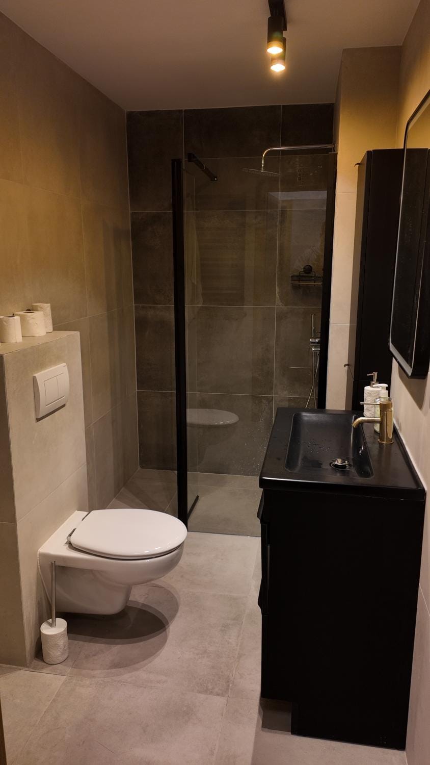 Shower, Toilet, Bathroom