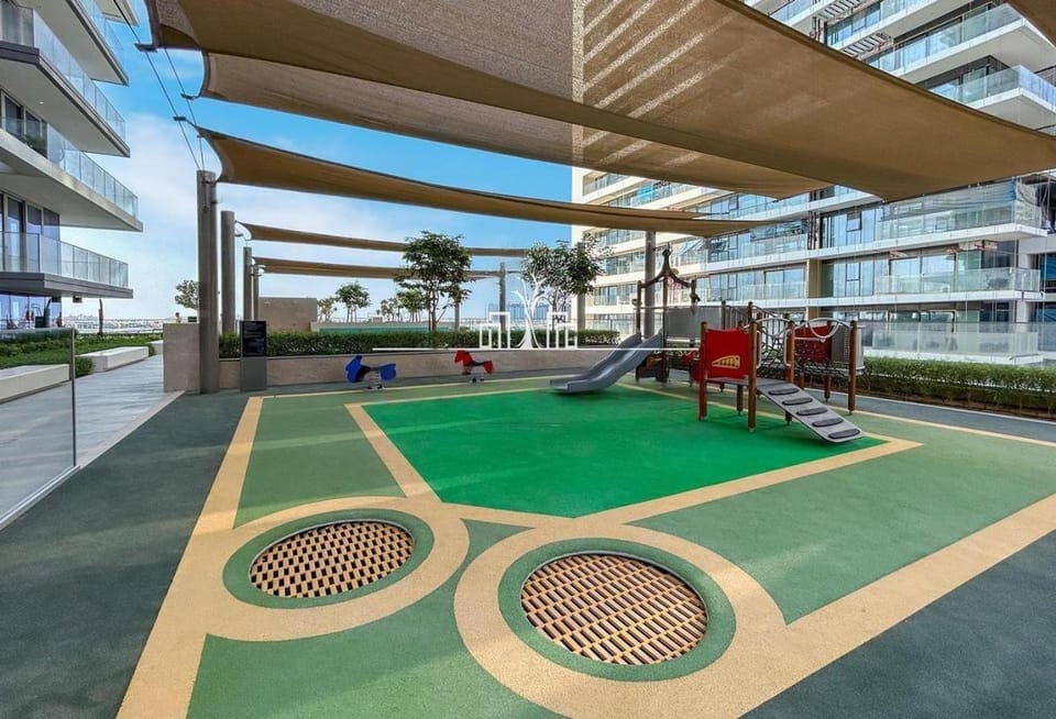 Chic 2BR with Iconic Dubai Eye and Palm Views Apartment in Dubai