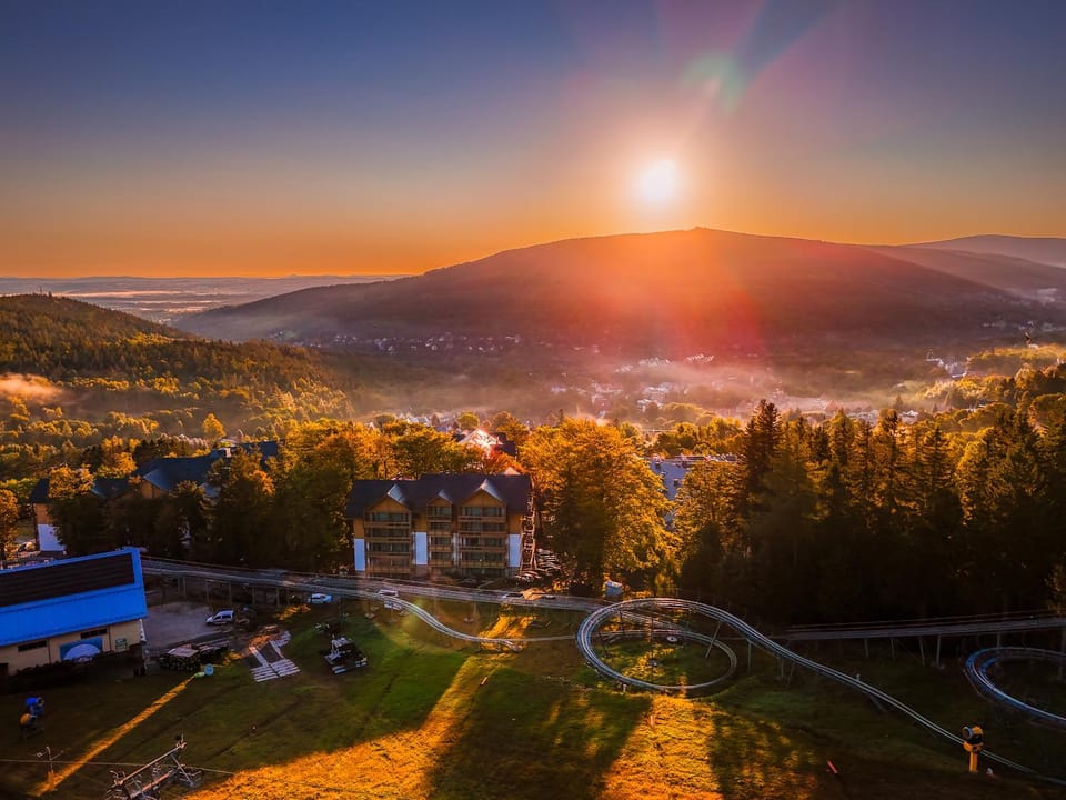 Nearby landmark, Day, Natural landscape, Bird's eye view, Mountain view, Sunrise, Sunset