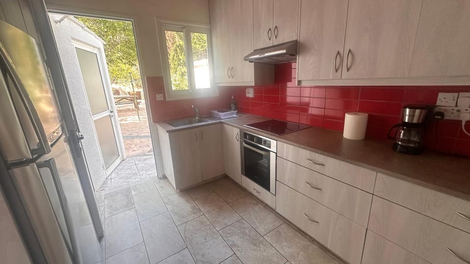 Coffee/tea facilities, Kitchen or kitchenette, Garden view, oven, stove, toaster