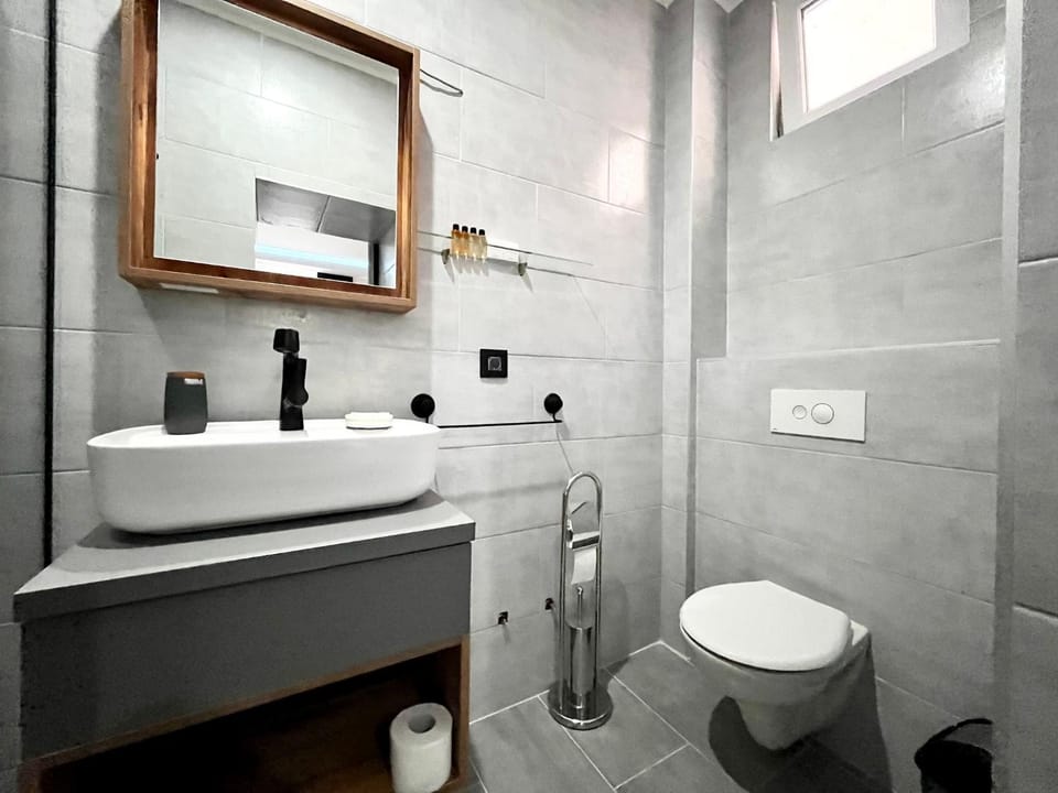 Toilet, Bathroom
