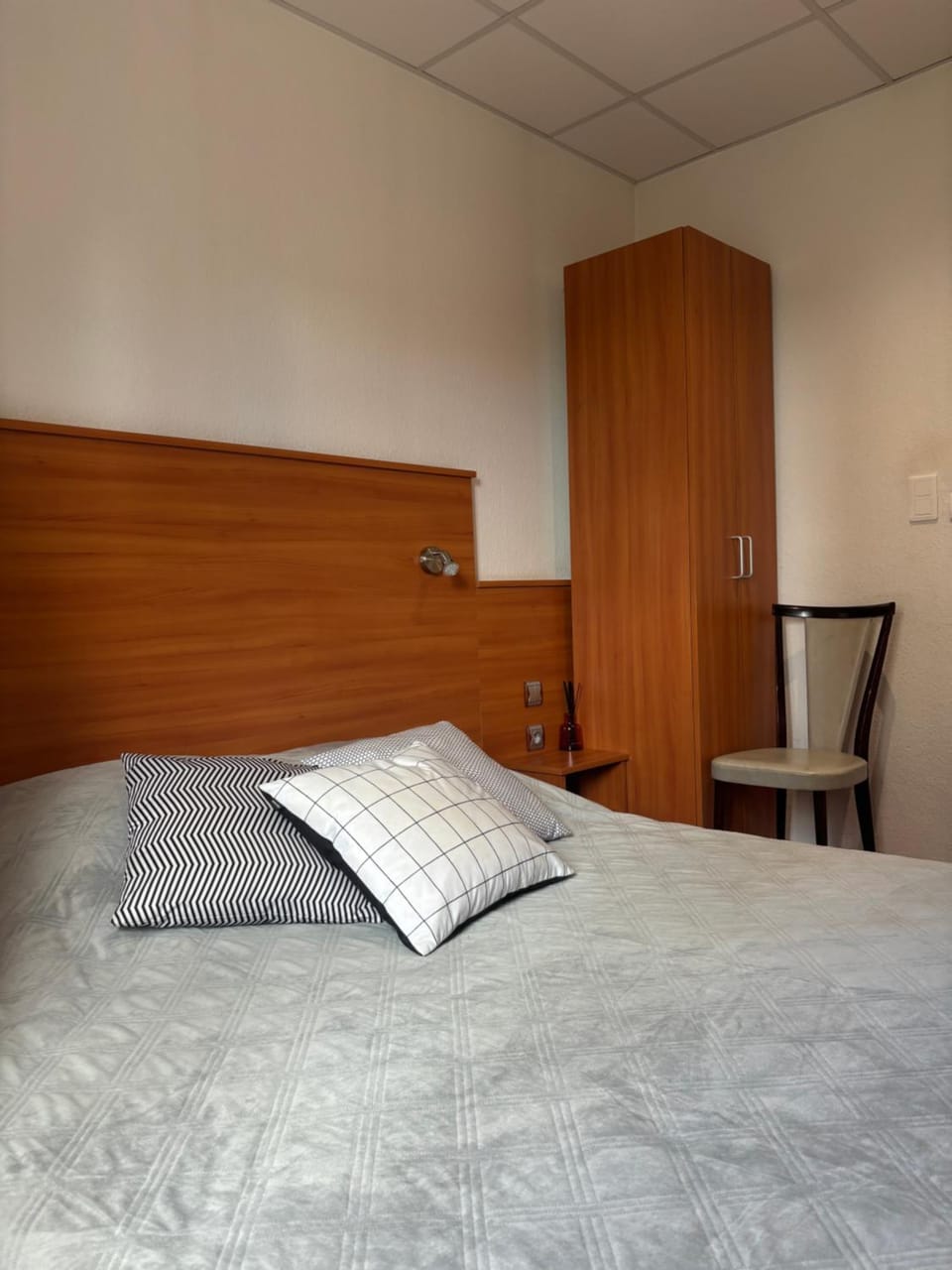 Bed, Bedroom, wardrobe