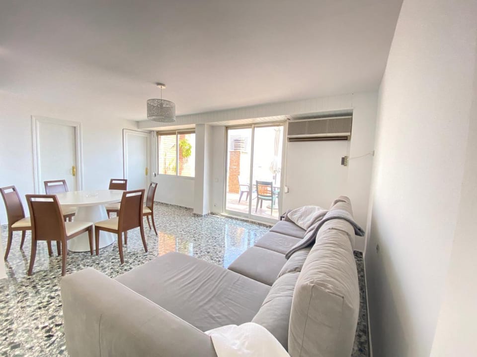 Living room, Seating area, Dining area, air conditioner