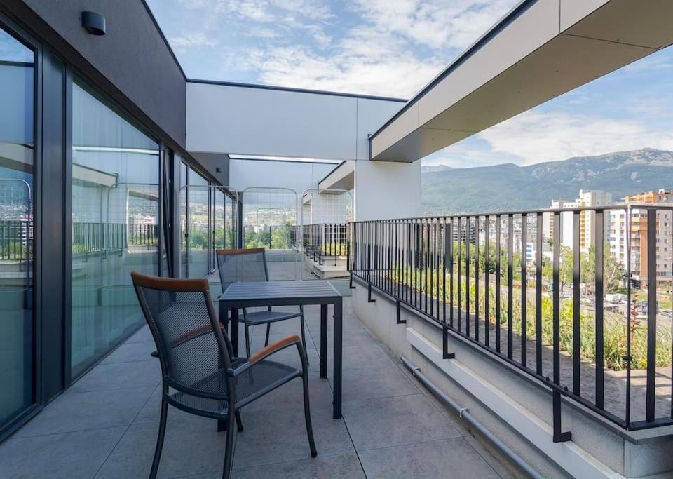 Patio, View (from property/room), Balcony/Terrace, Mountain view