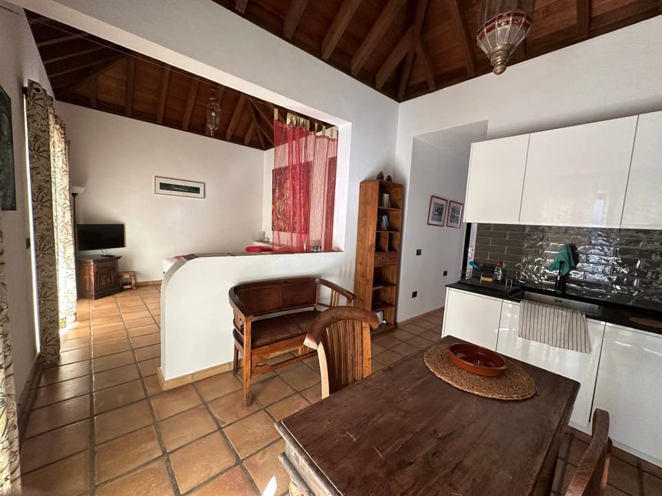 Kitchen or kitchenette, Seating area