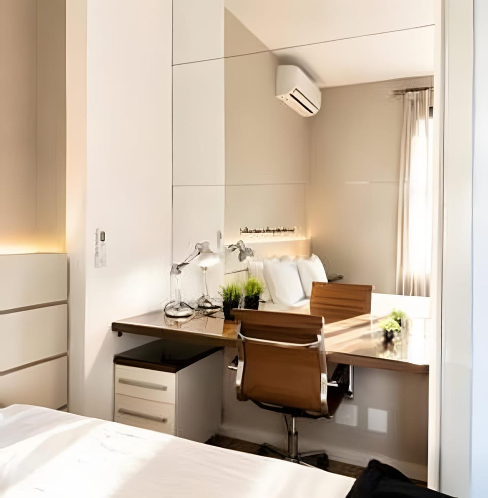 Photo of the whole room, Bedroom