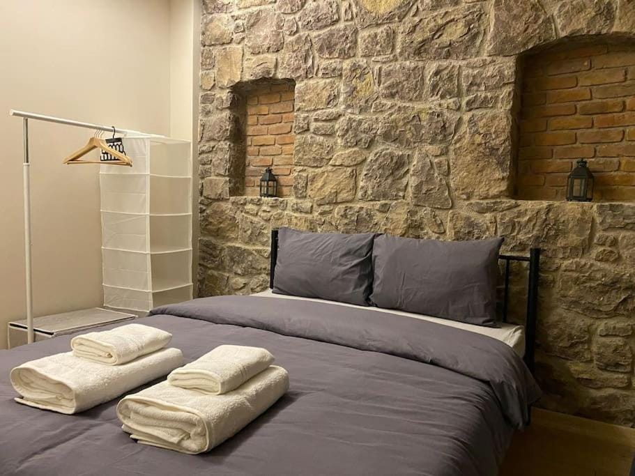 Bed, Photo of the whole room, Bedroom, towels