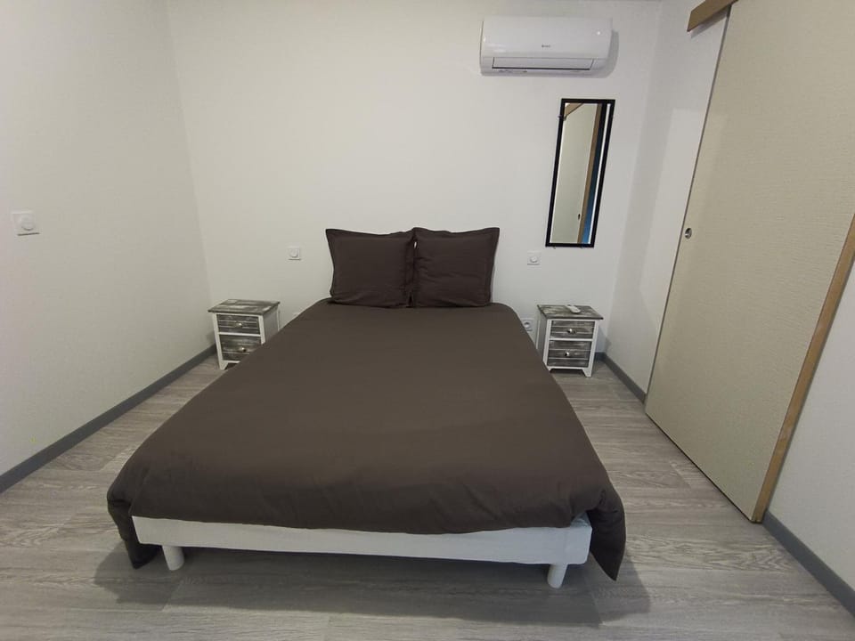 Appart complet 2 chambres calme facture et repas possibles Apartment in Auvergne-Rhône-Alpes