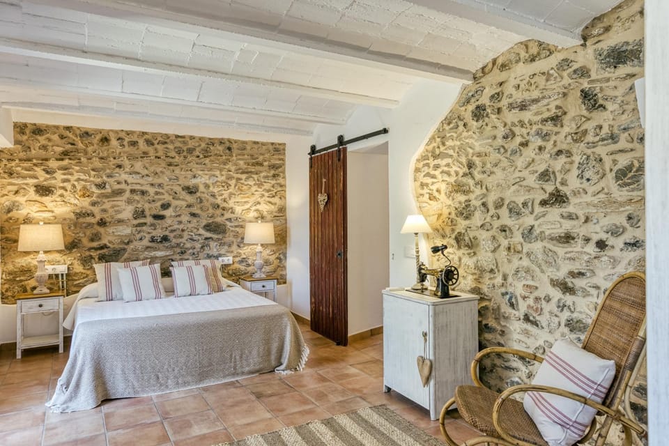 Property building, Living room, Bedroom