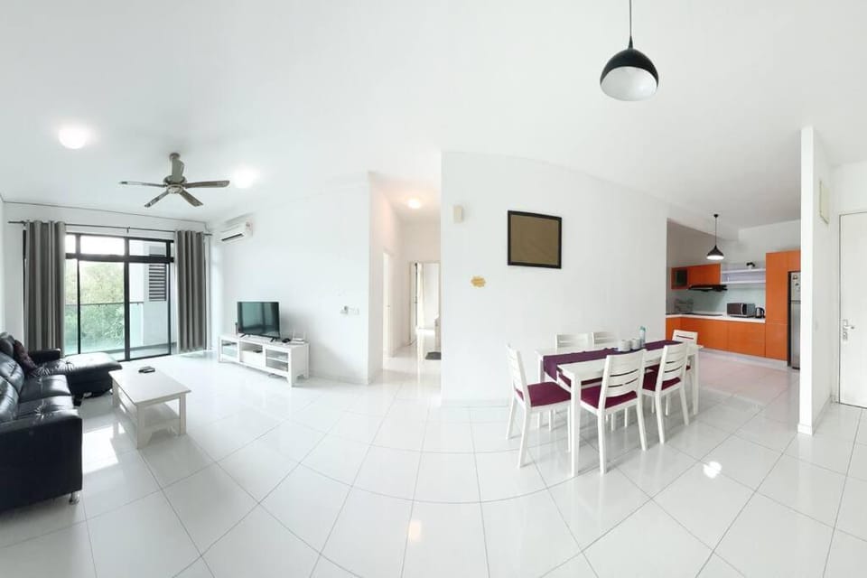 Communal lounge/ TV room, Living room, Seating area, Dining area