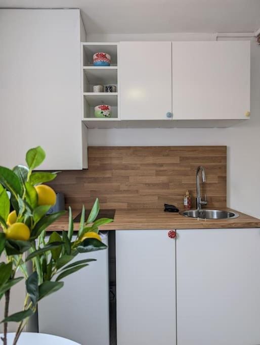 Barbieux , Au pied du métro Apartment in Hauts-de-France