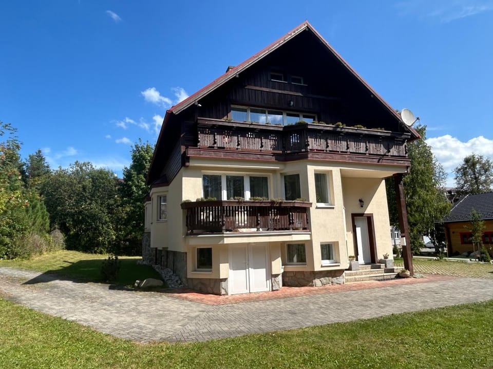 Property building, Garden, Garden view