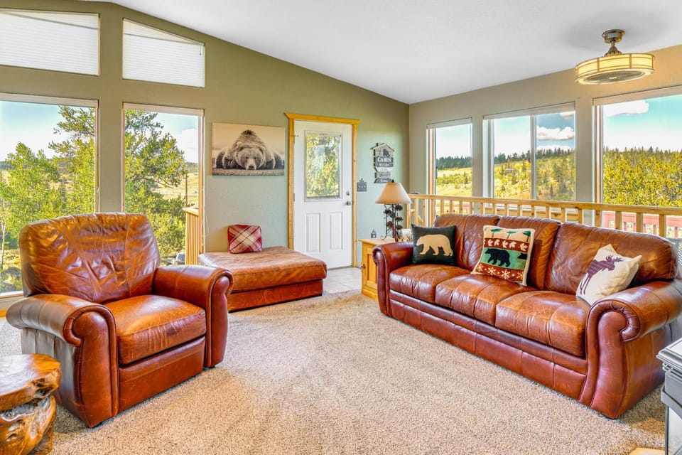 Deck & Views: Pet-Friendly Cabin in Jefferson! Cabin in Park County