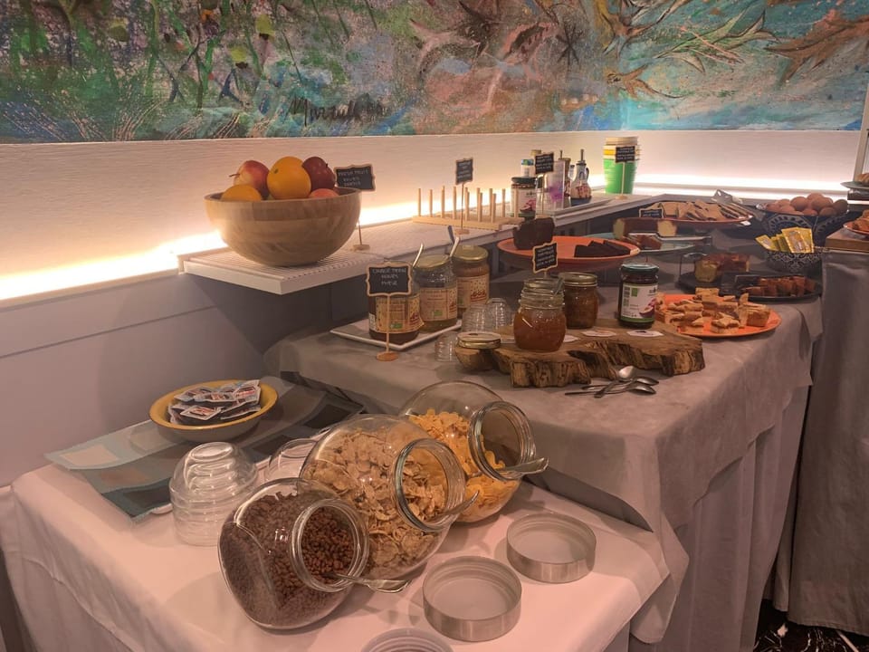 Food and drinks, Buffet breakfast