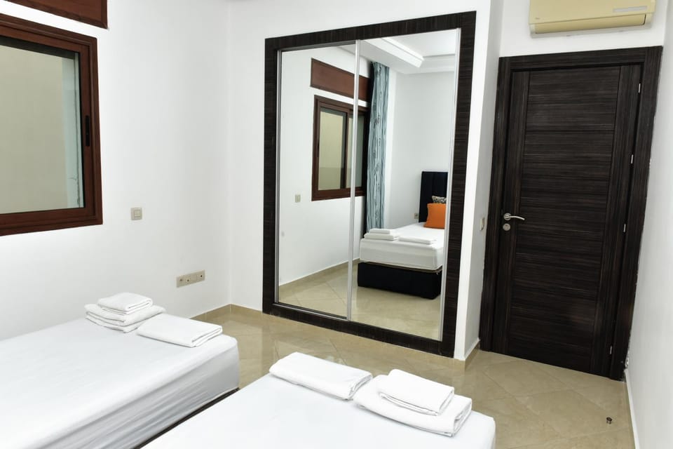 Bed, Photo of the whole room, Bedroom, towels, wardrobe, air conditioner