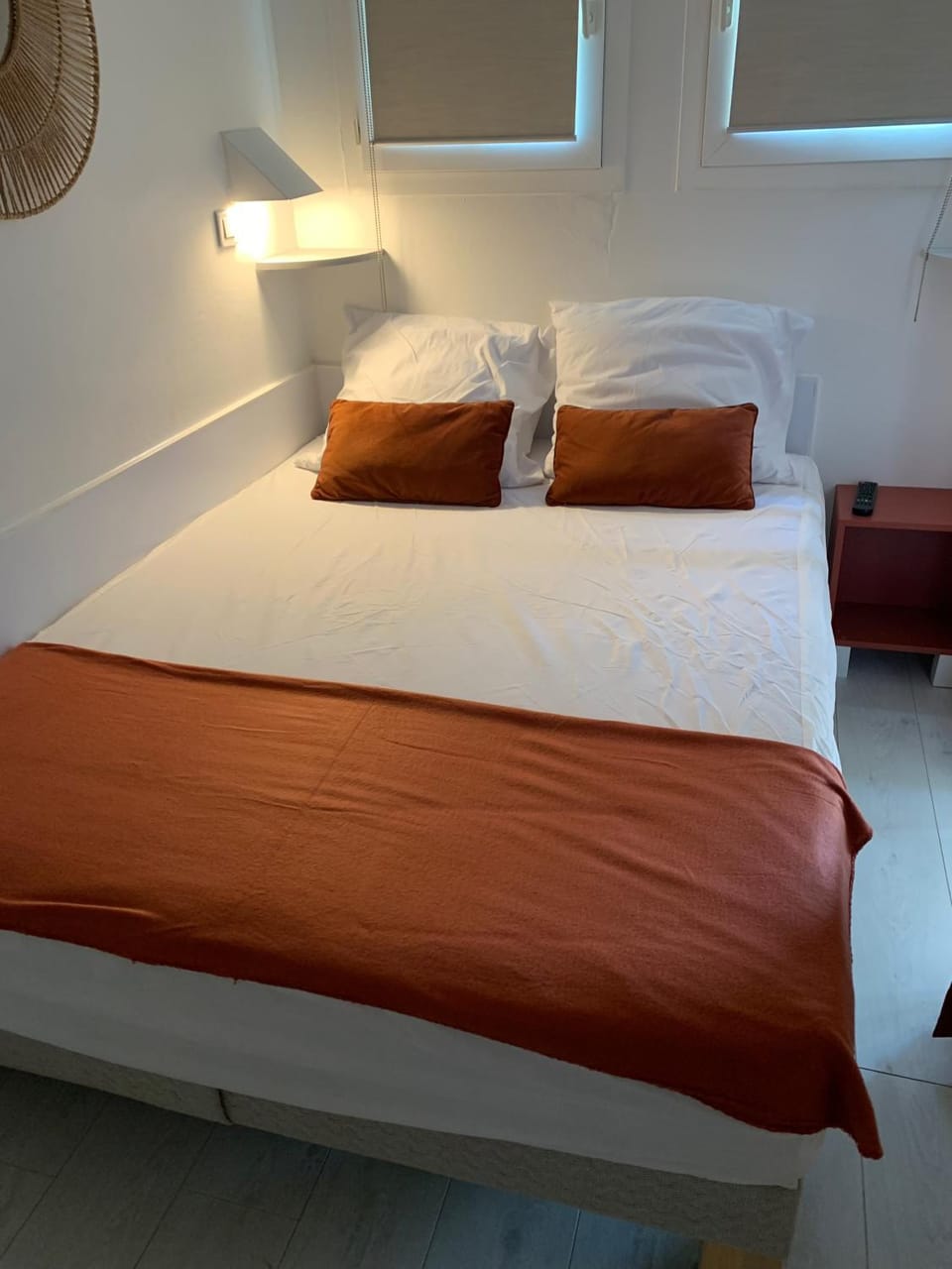 Bed, TV and multimedia, Photo of the whole room, Bedroom, air conditioner