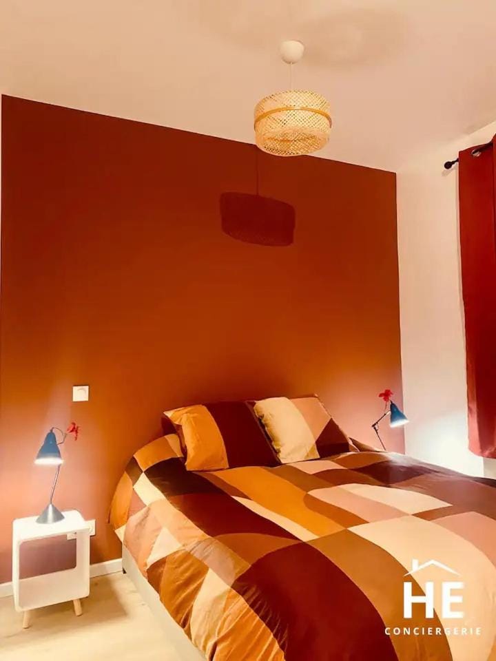 Suite Hibiscus - Cocon Romantique & Jacuzzi Privé Apartment in Centre-Val de Loire