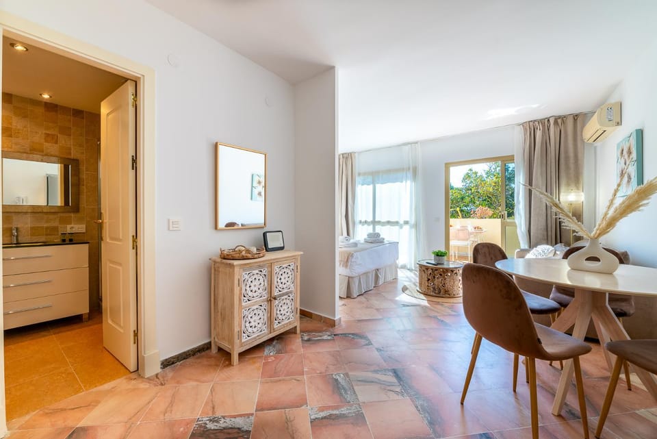 OleHolidays 217 Romana Playa junto al mar Apartment in Marbella