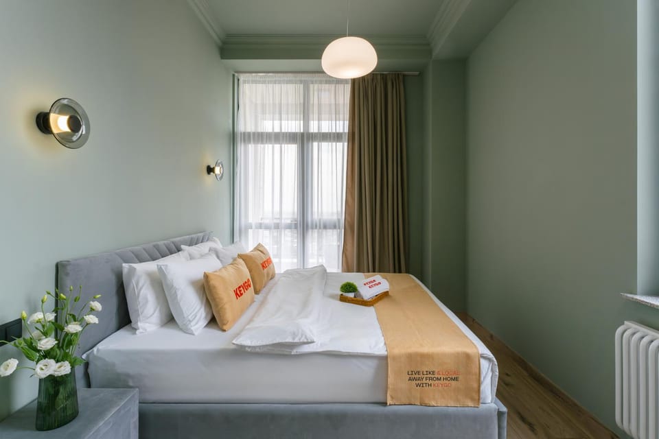 Bedroom, towels