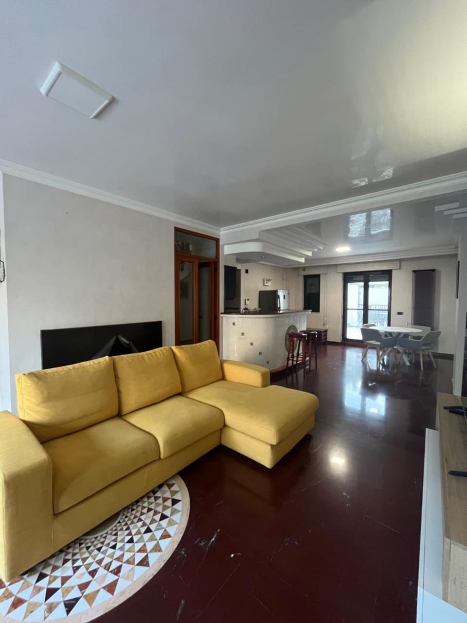 Lounge or bar, kitchen