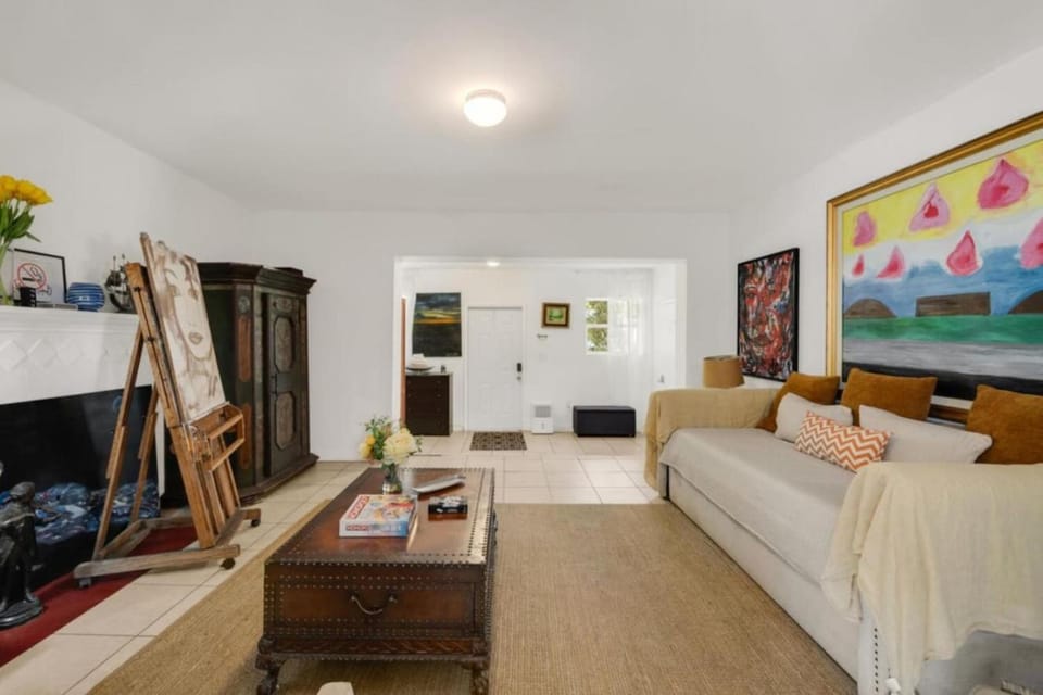 Suarez Art Stay Buena Vista Private Rooms, Free Parking House in Miami