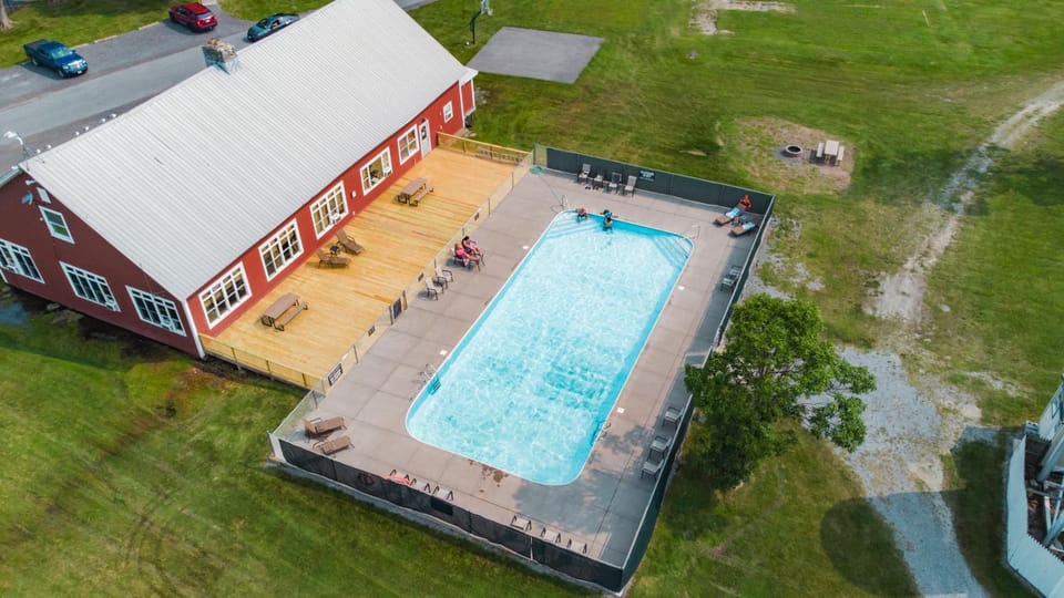 Swimming pool