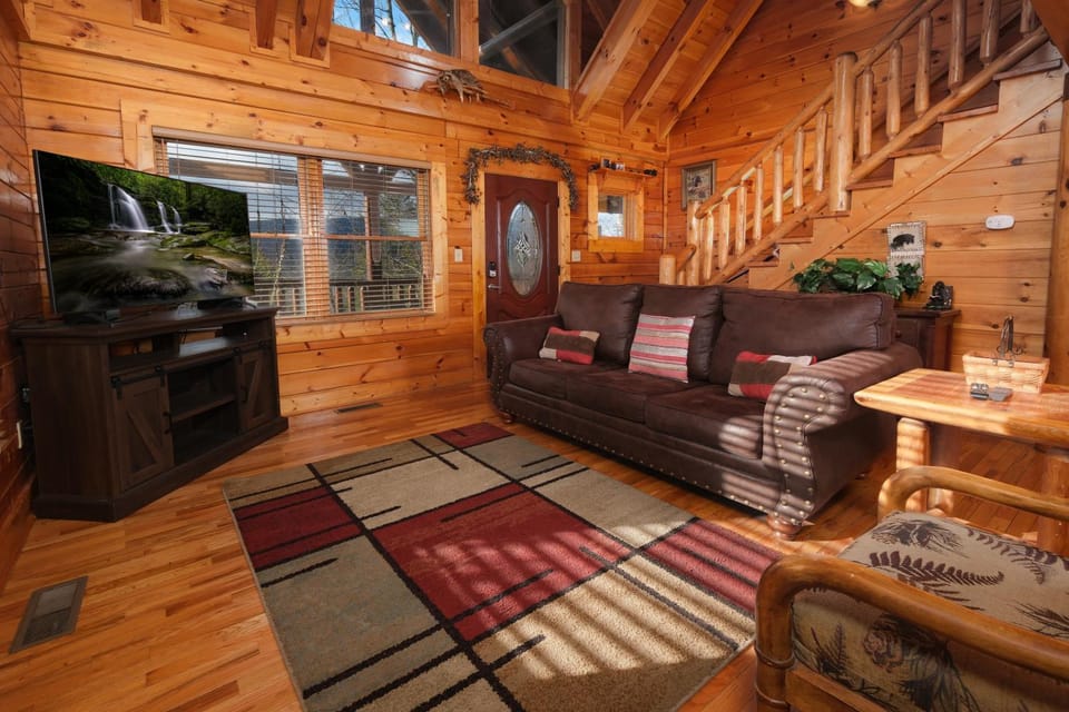 A Cozy Retreat Unwind, Relax, Repeat Chalet in Pigeon Forge