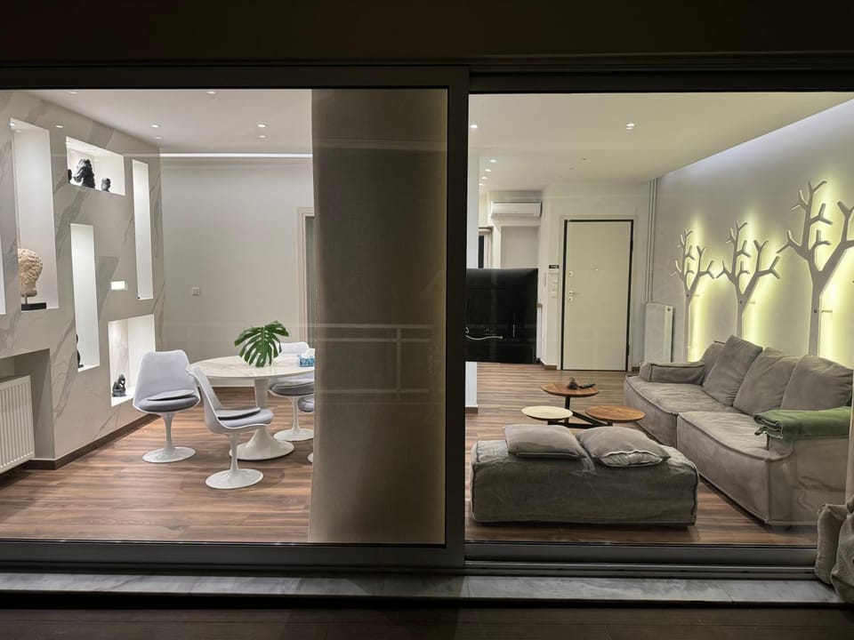 Restaurant/places to eat, Living room, Seating area
