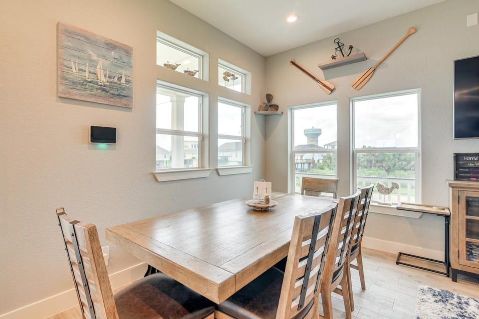 Walk to Sea Isle Beach! Canal-Front Gem w/ Pool House in Galveston Island