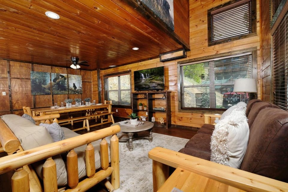 Bearadise Cove Your Cozy Corner of Paradise Chalet in Pigeon Forge