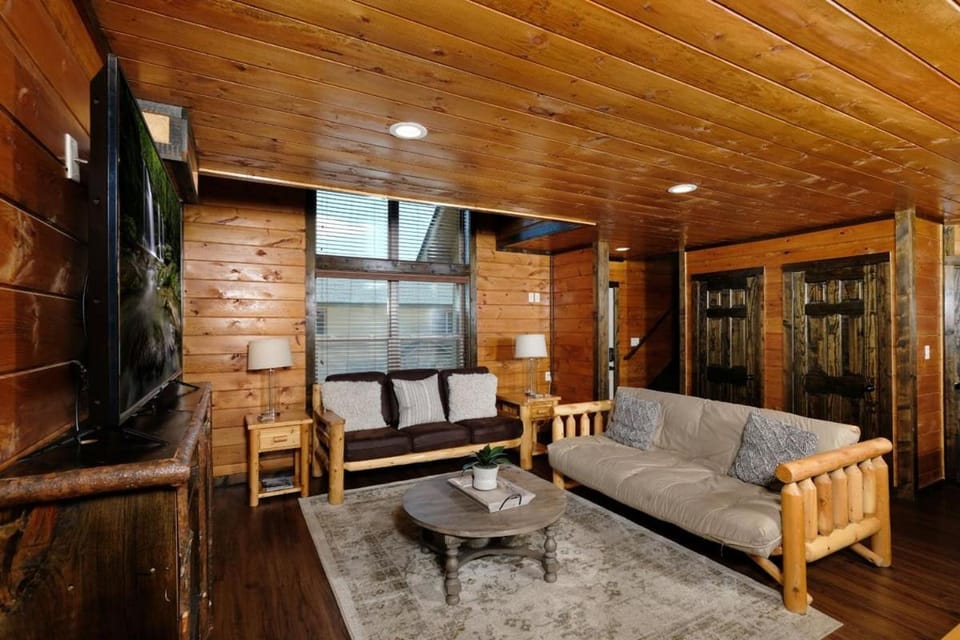 Bearadise Cove Your Cozy Corner of Paradise Chalet in Pigeon Forge