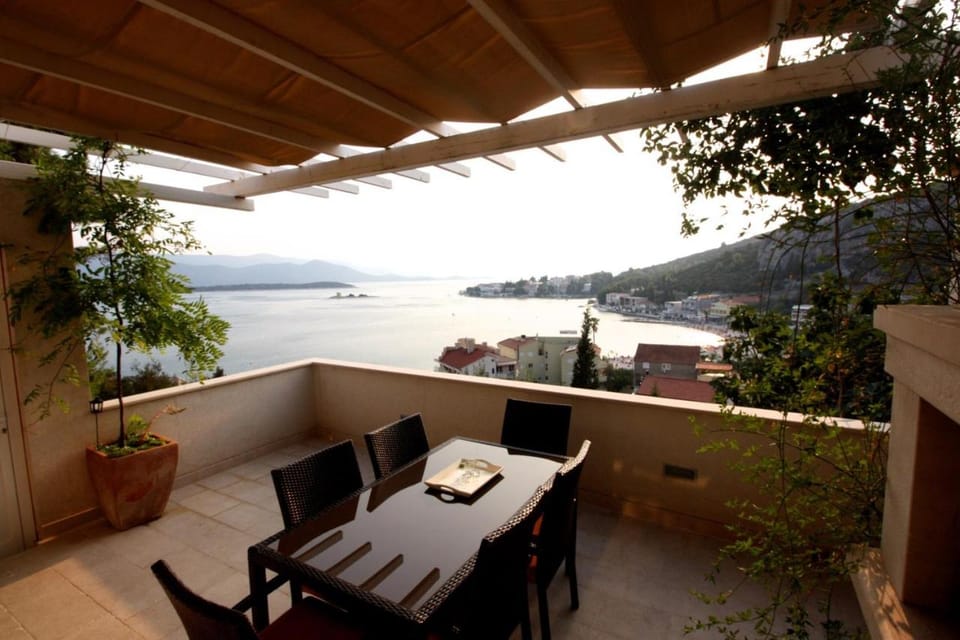 Holiday Home Anna House in Dubrovnik-Neretva County
