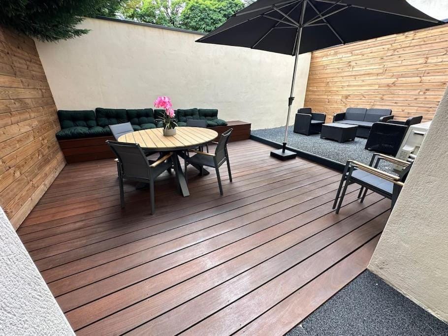 Patio, View (from property/room), Balcony/Terrace, Balcony/Terrace, Living room, Seating area, Dining area