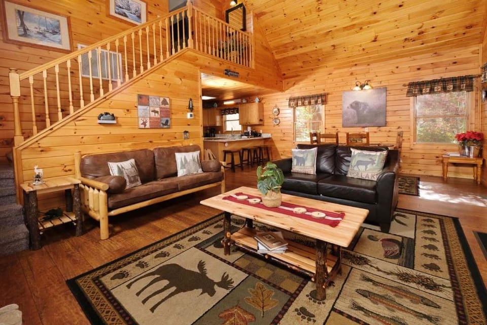 Beauty and the Bear A Fairytale in the Smokies Chalet in Pigeon Forge