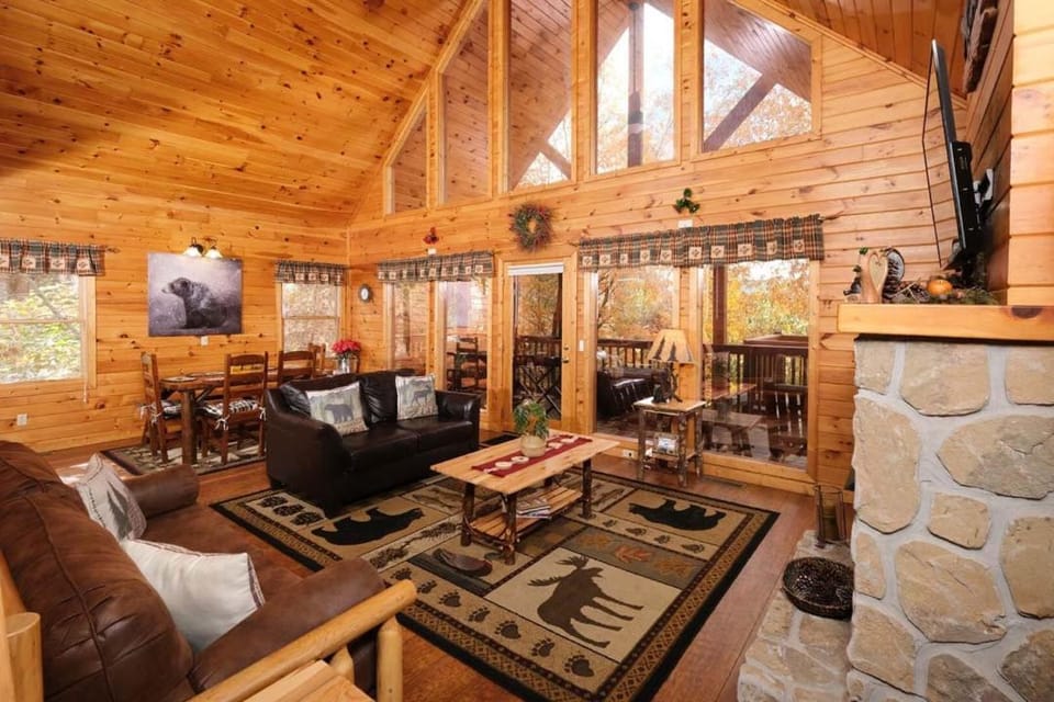 Beauty and the Bear A Fairytale in the Smokies Chalet in Pigeon Forge