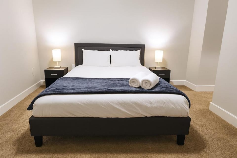 Modern Luxe Suite Rock Hall, Stadiums, Casino Apartment in Cleveland Heights