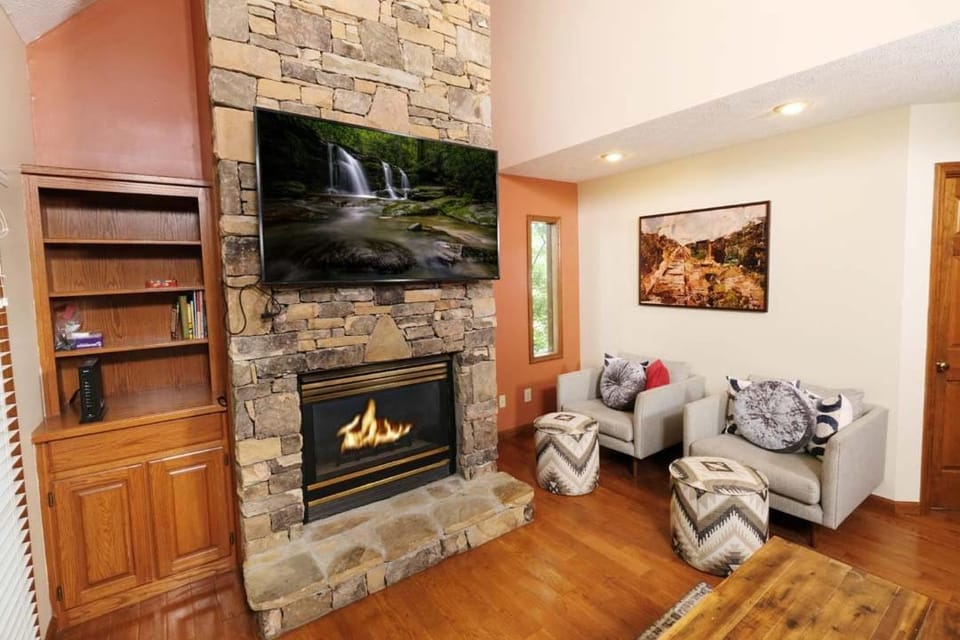Gateway to the Smokies Your Door to the Mountains Chalet in Pigeon Forge