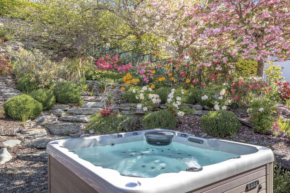 Spring, Hot Tub