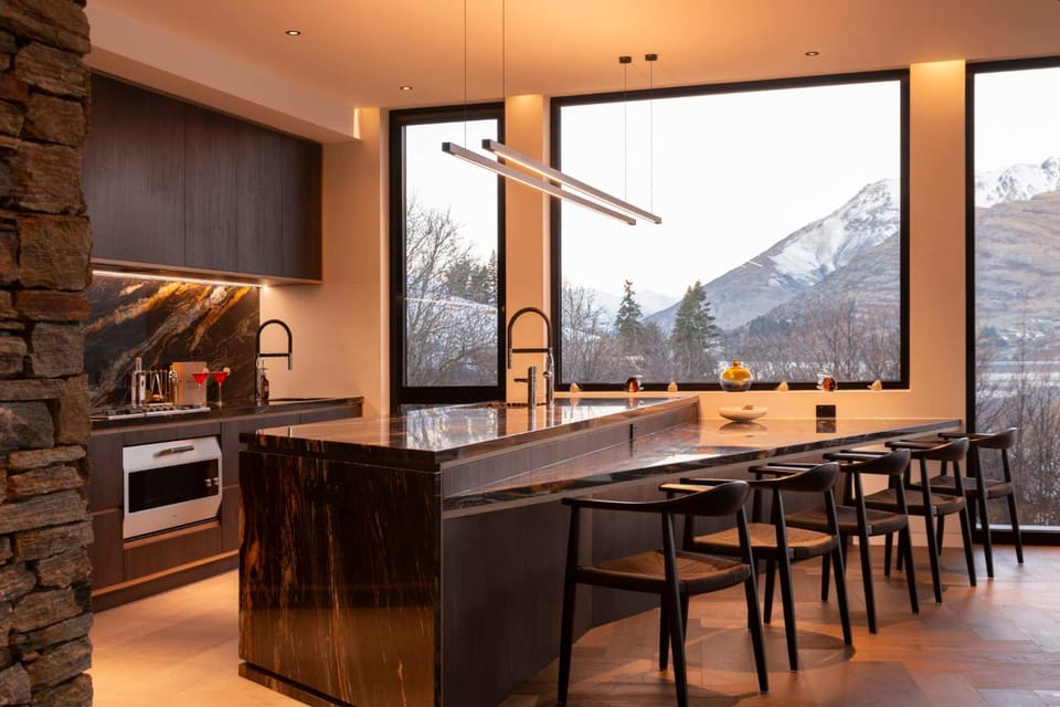 Coffee/tea facilities, oven, stove, kitchen