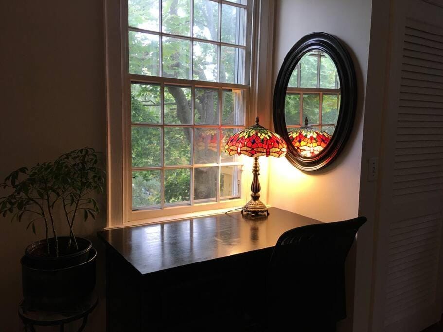 Downtown, Near RISD & Train, Walk Everywhere Apartment in Providence