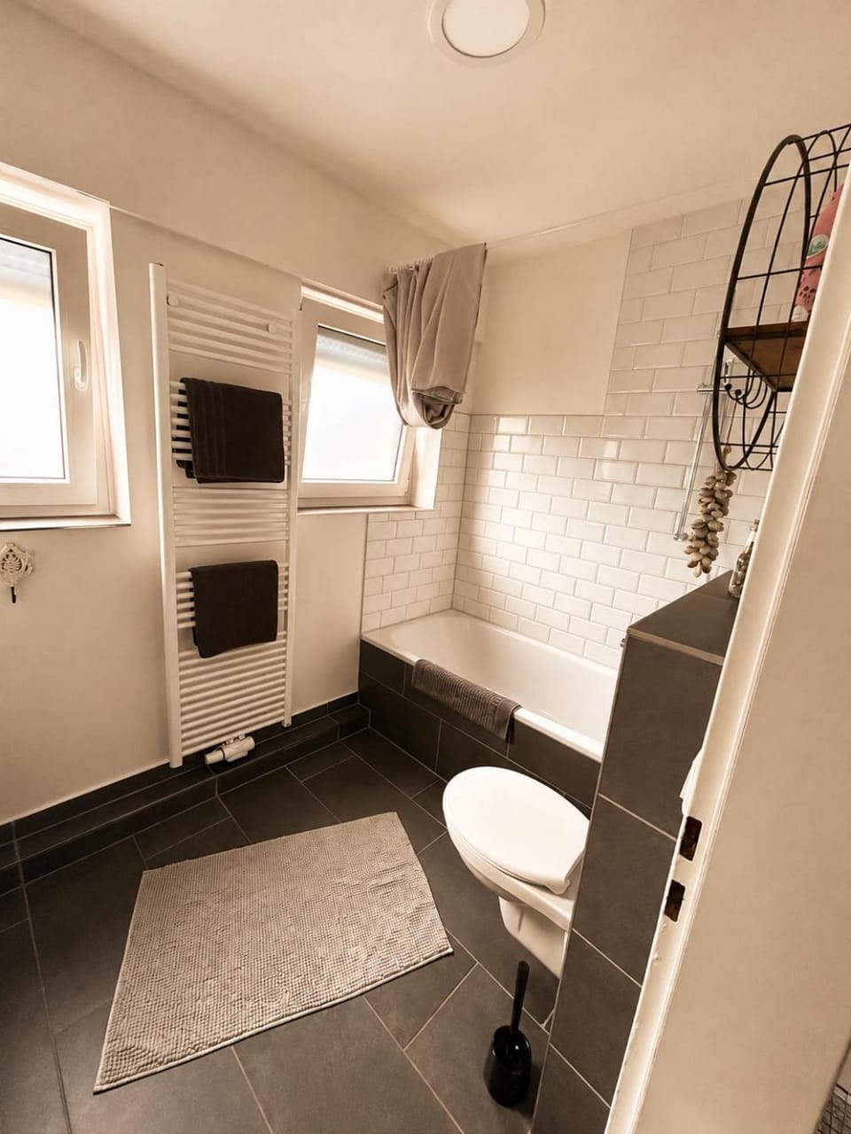Bathroom, Bath, towels